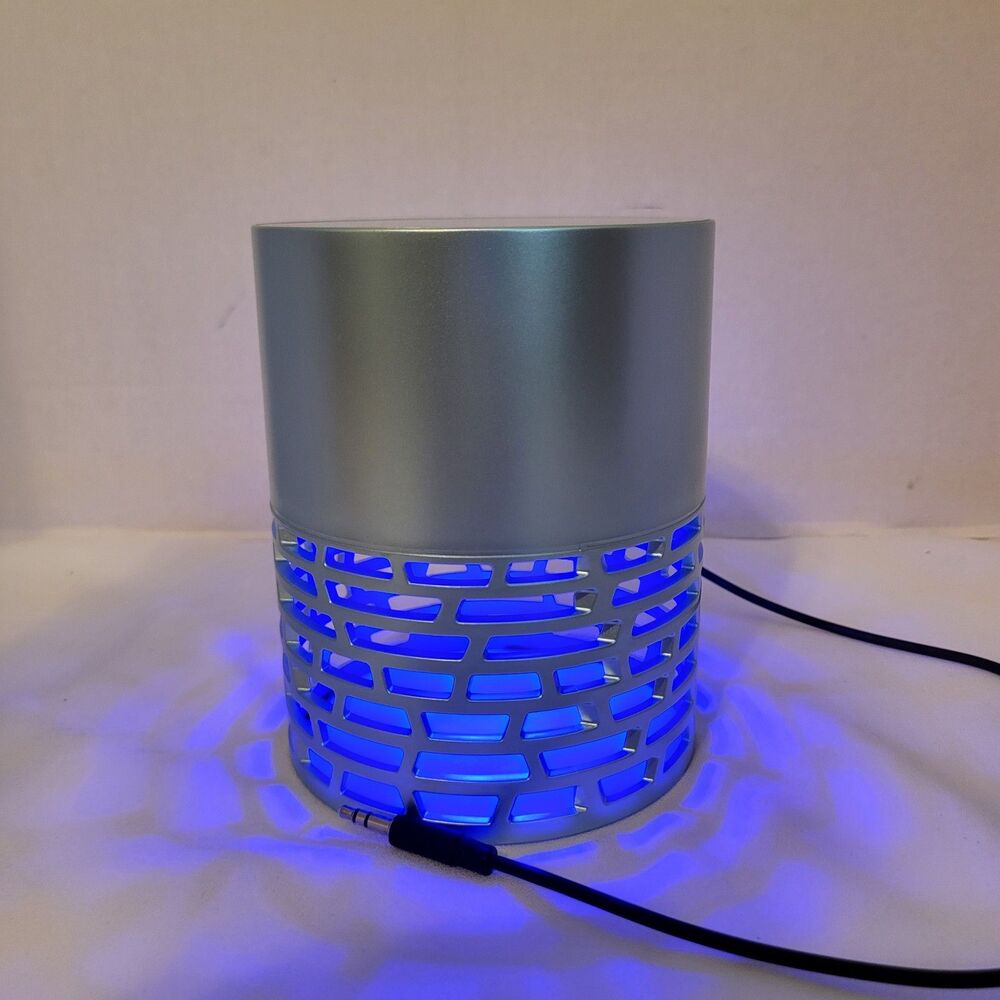 Vivid Speaker Blue Light Up AUX 3.5mm Rechargeable Micro USB MU03017 No Charger